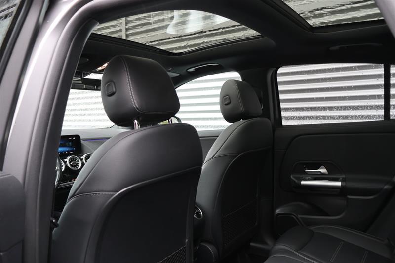 mercedes-benz GLA 2023 - 13