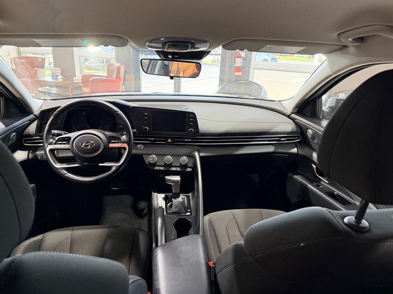 hyundai Elantra 2022 - 26
