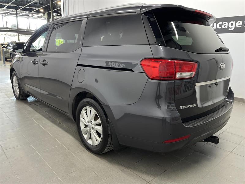 kia Sedona 2017 - 4