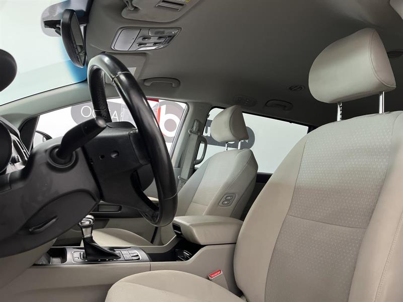 kia Sedona 2017 - 9