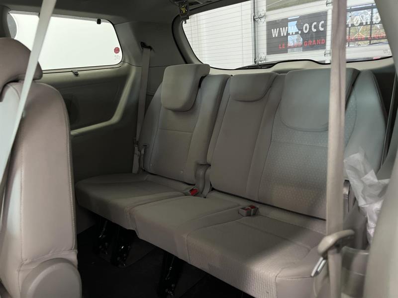 kia Sedona 2017 - 11