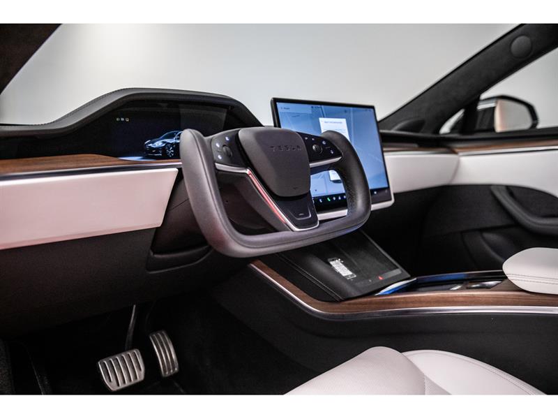 tesla Model S 2022 - 13