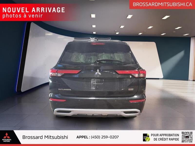 mitsubishi Outlander 2022 - 3