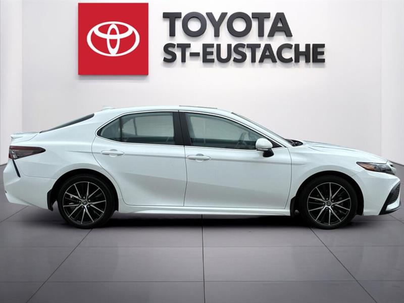 toyota Camry 2022 - 5