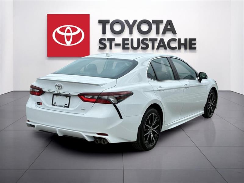 toyota Camry 2022 - 6