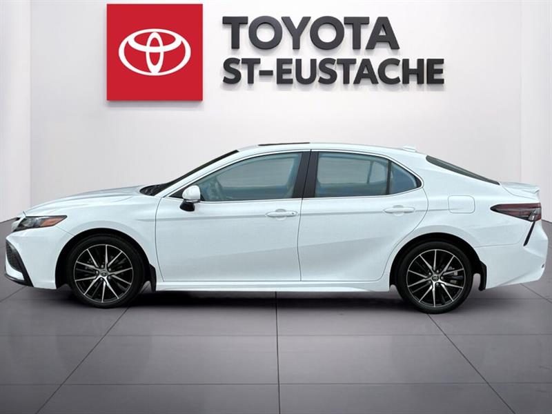 toyota Camry 2022 - 9