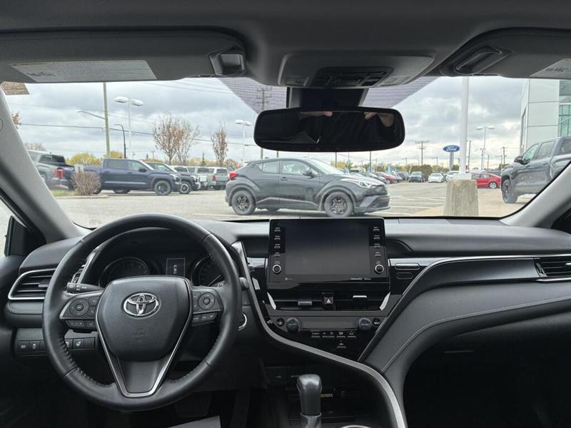 toyota Camry 2022 - 16