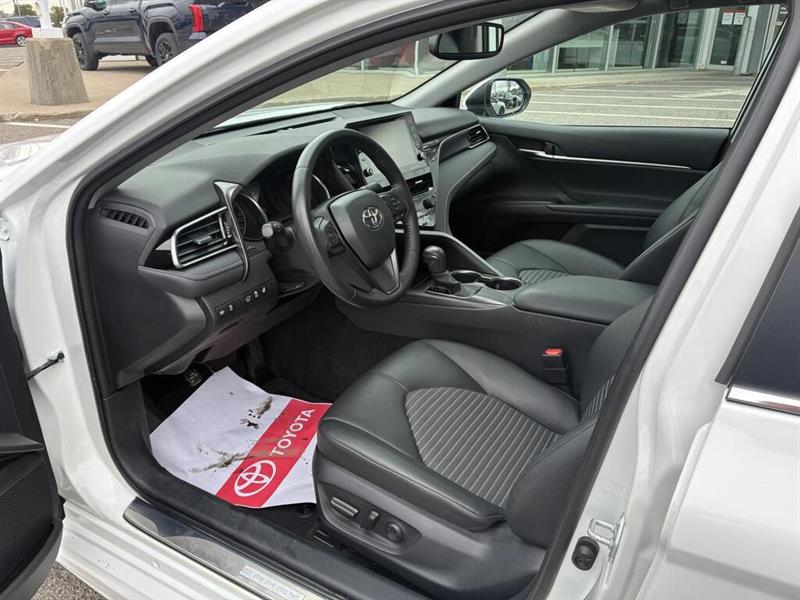toyota Camry 2022 - 17