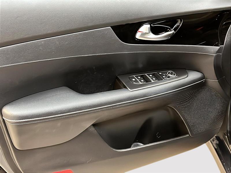 kia Forte 2023 - 21