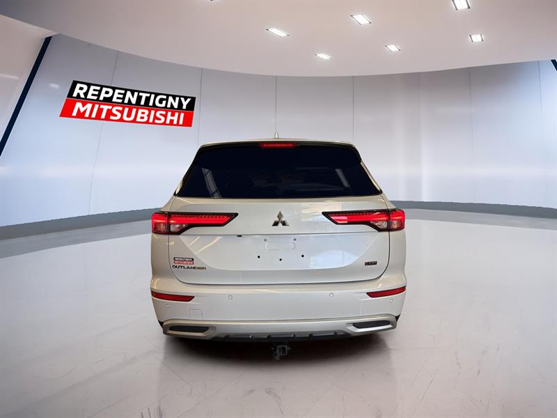 mitsubishi Outlander 2022 - 3