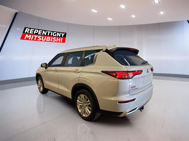 mitsubishi Outlander 2022 - 4
