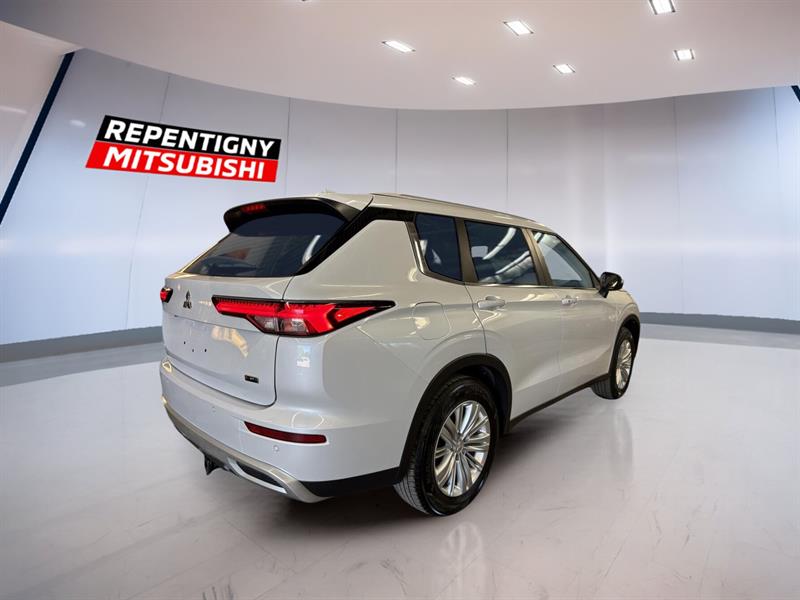 mitsubishi Outlander 2022 - 5