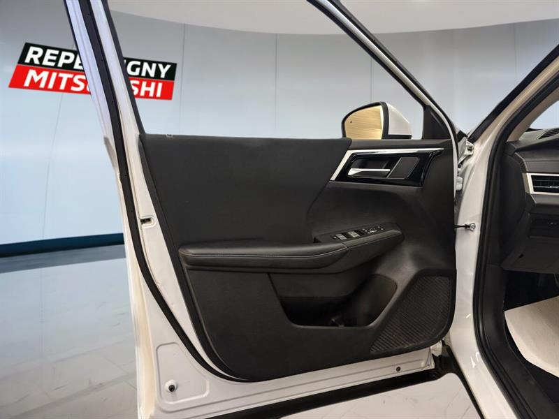 mitsubishi Outlander 2022 - 12
