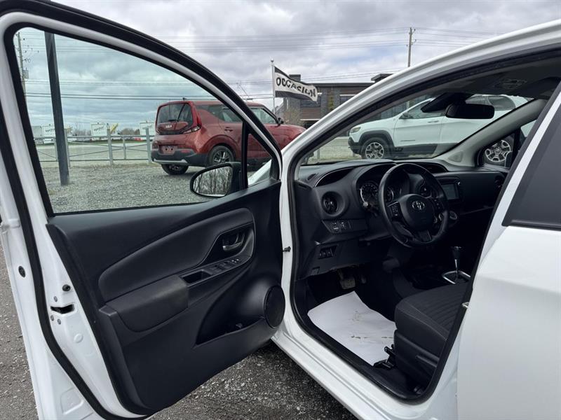 toyota Yaris Hatchback 2018 - 13