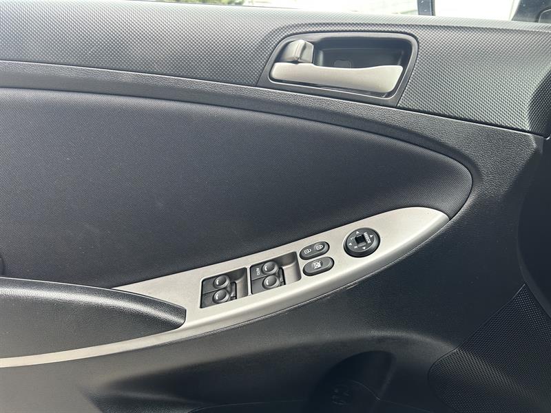 hyundai Accent 2015 - 16