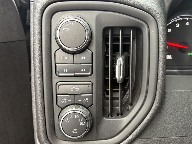 chevrolet Silverado 1500 2024 - 16