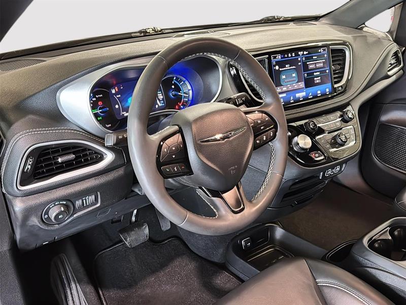 chrysler Pacifica Hybrid 2023 - 12