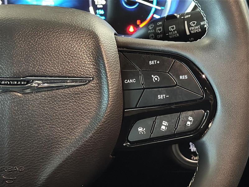 chrysler Pacifica Hybrid 2023 - 29