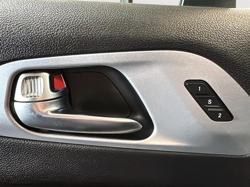 chrysler Pacifica Hybrid 2023 - 31