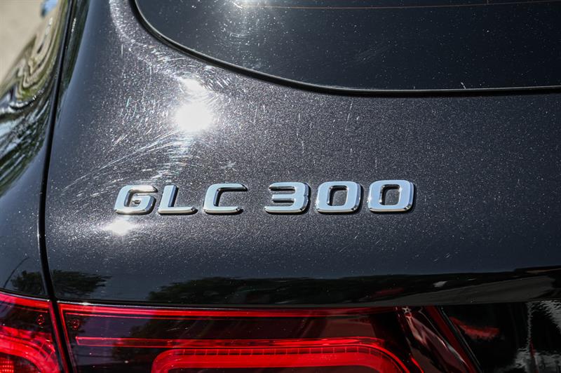 mercedes-benz GLC300 2022 - 14