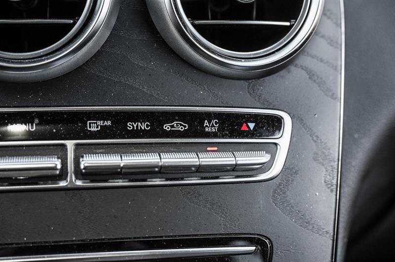 mercedes-benz GLC300 2022 - 24