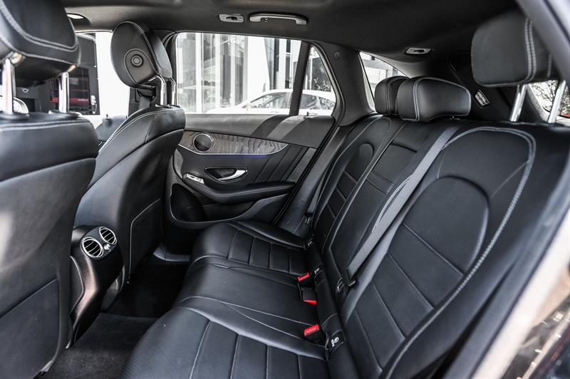 mercedes-benz GLC300 2022 - 25