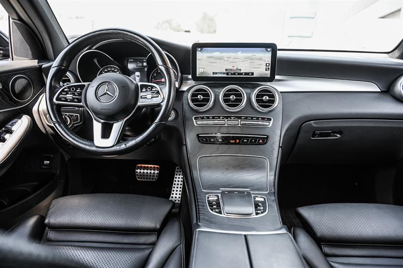 mercedes-benz GLC300 2022 - 26