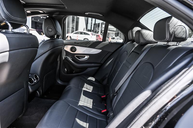 mercedes-benz C300 2020 - 19