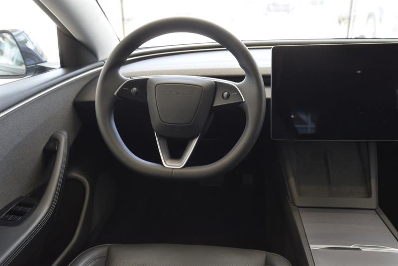 tesla Model 3 2024 - 10