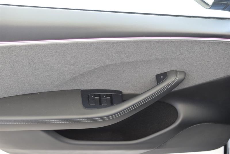 tesla Model 3 2024 - 23