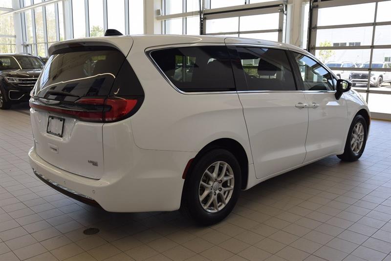 chrysler Pacifica 2025 - 8