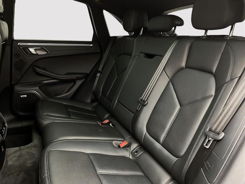 porsche Macan 2023 - 25