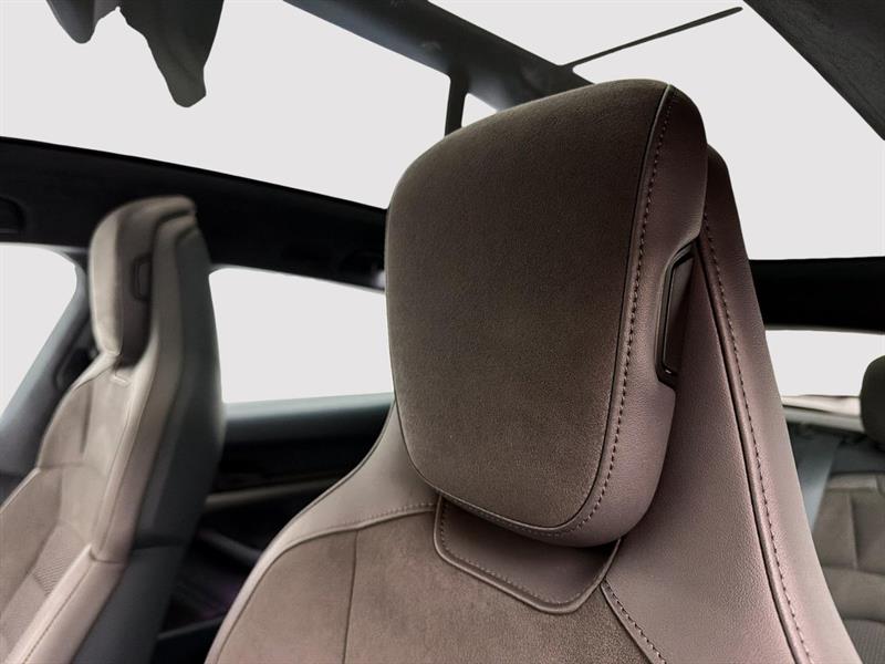 porsche Taycan 2024 - 25