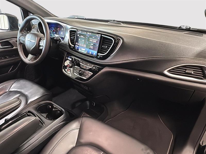 chrysler Pacifica Hybrid 2023 - 13