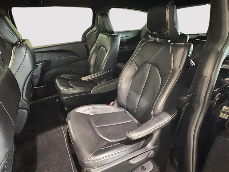 chrysler Pacifica Hybrid 2023 - 17