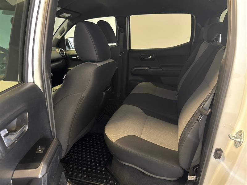 toyota Tacoma 2023 - 17