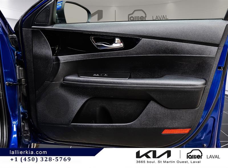 2022 Kia Forte - Image 16