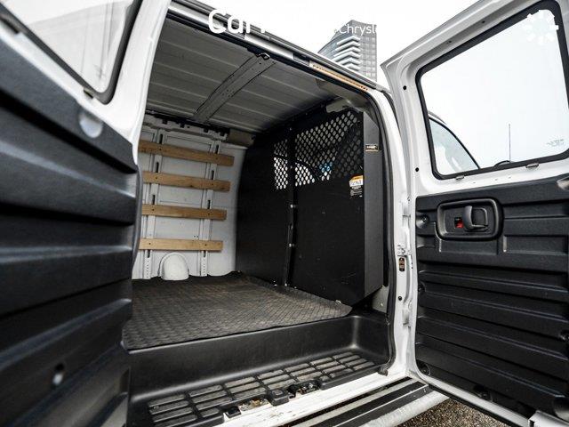 gmc Fourgonnette Savana utilitaire 2023 - 9
