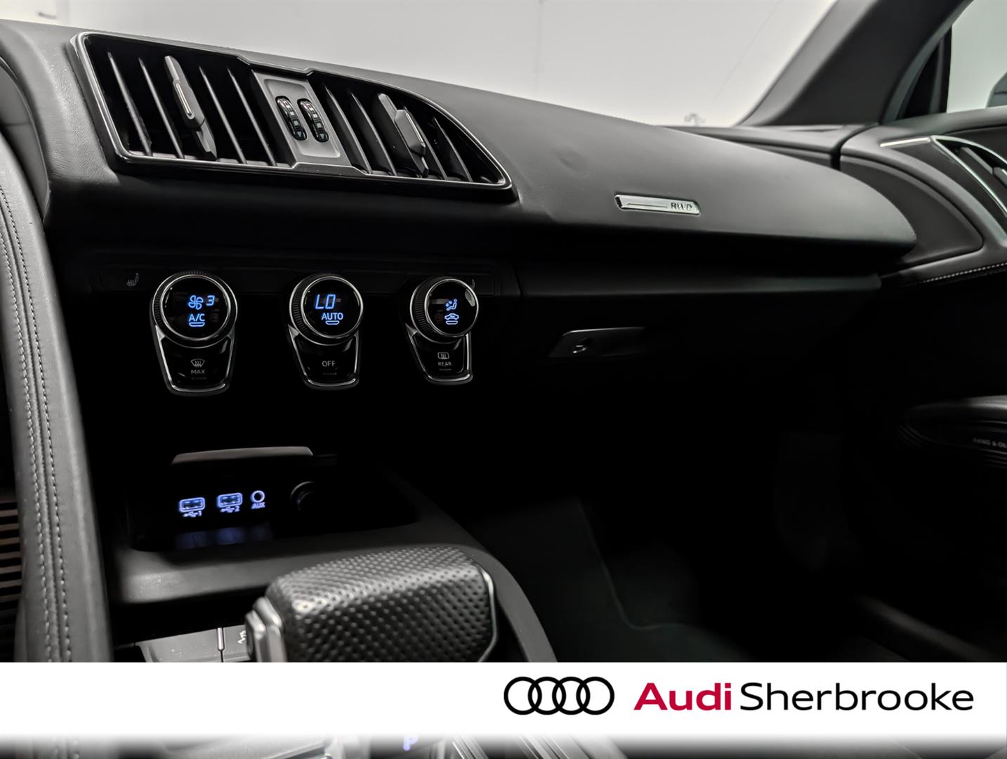 audi R8 Spyder 2023 - 10