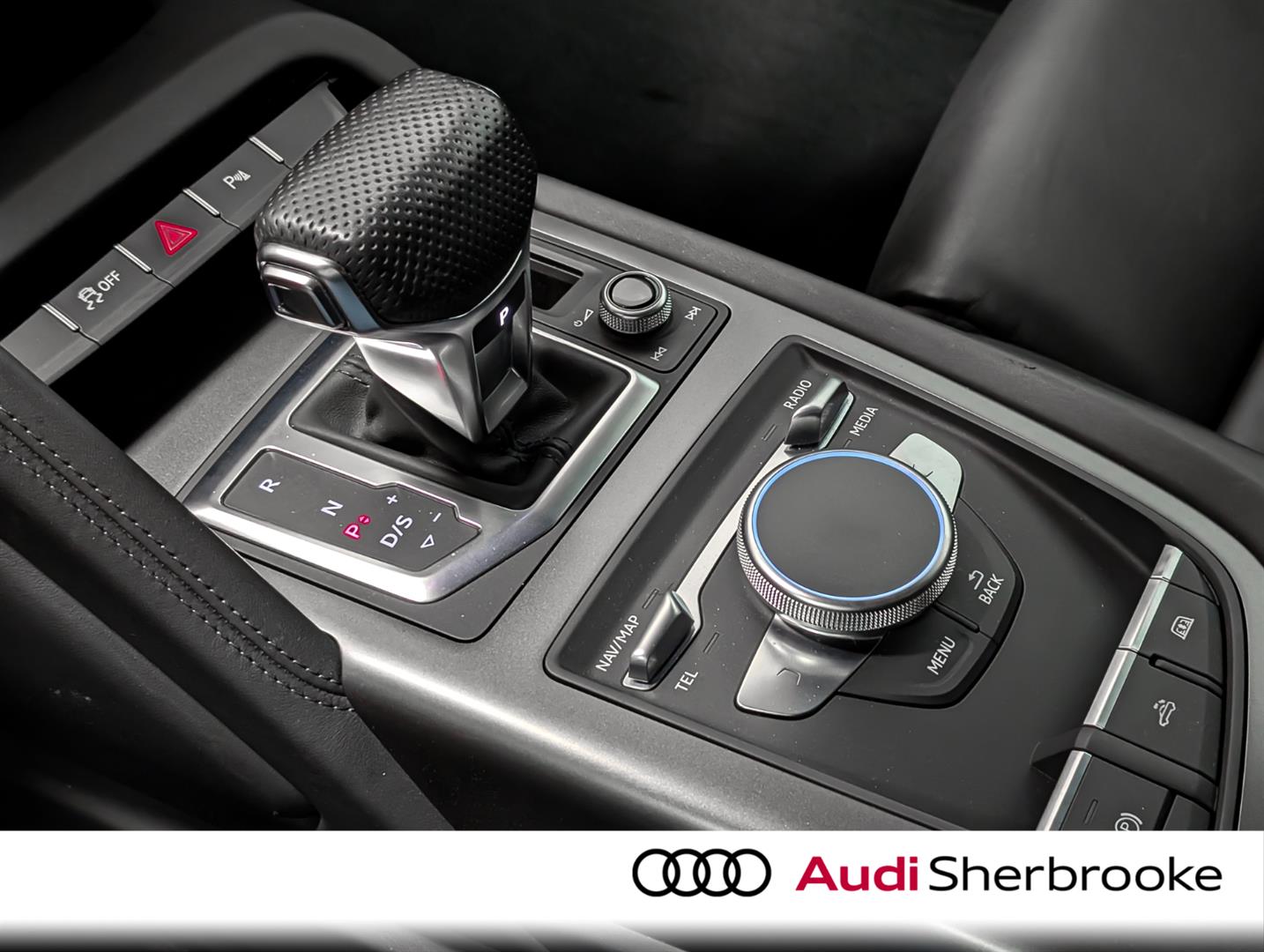 audi R8 Spyder 2023 - 12