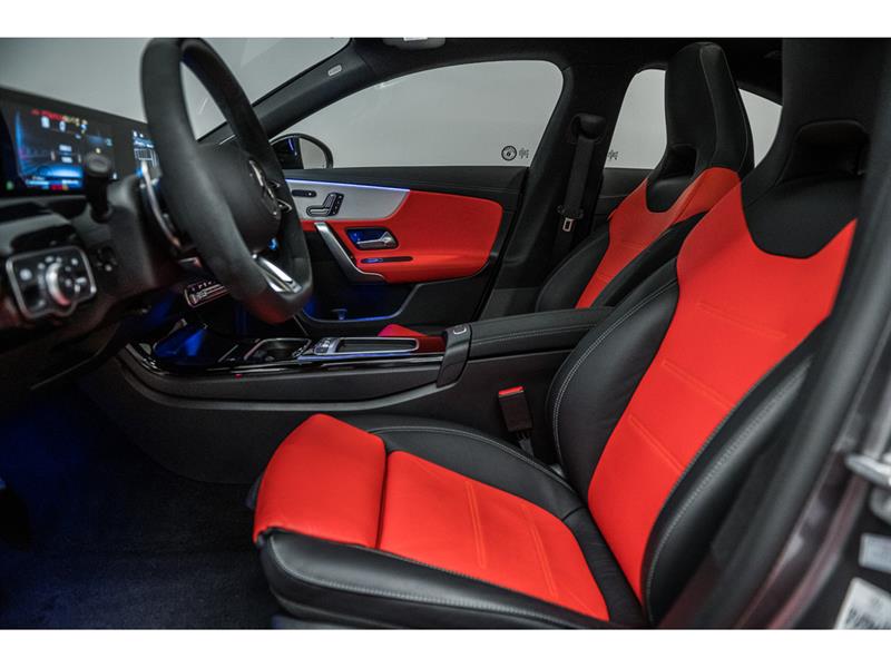 mercedes-benz CLA 35 AMG 2025 - 12