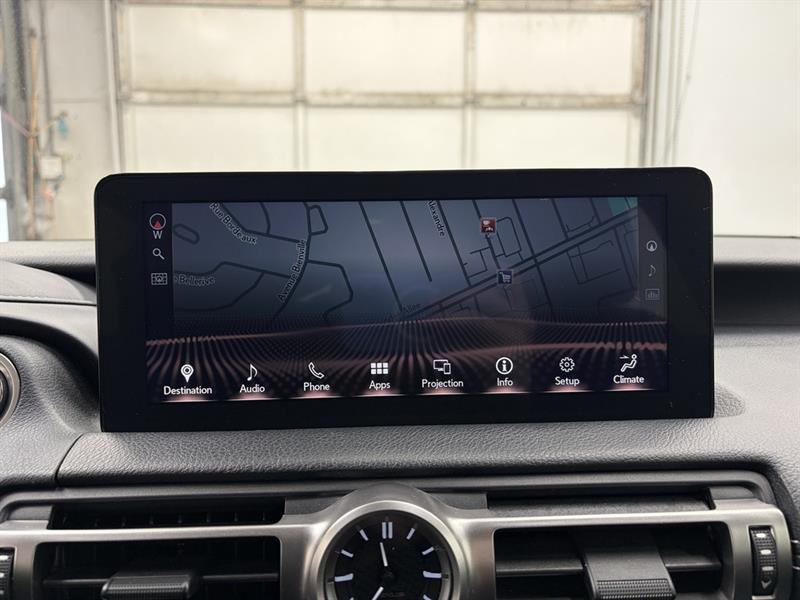 lexus IS 2021 - 26