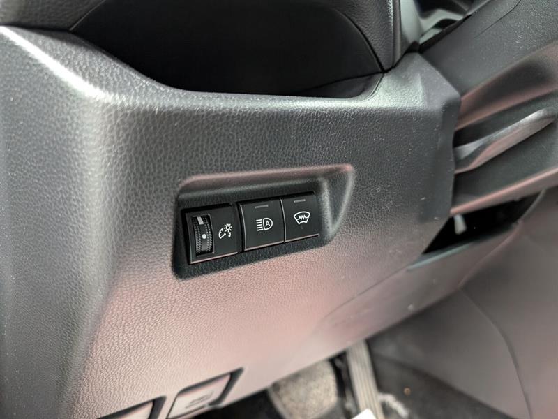 toyota RAV4 2025 - 11