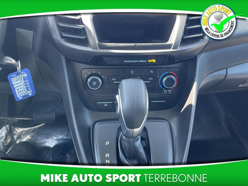 ford Transit Connect 2020 - 24
