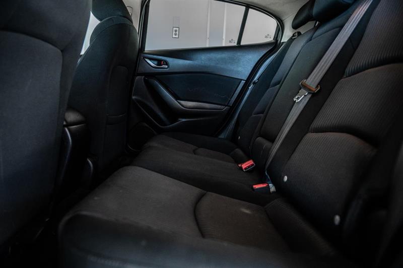 mazda Mazda3 2015 - 25