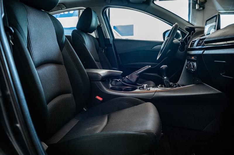 mazda Mazda3 2015 - 30