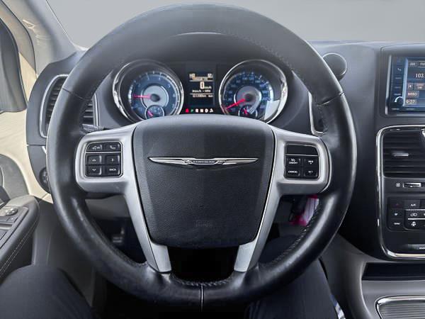 chrysler Town & Country 2016 - 13
