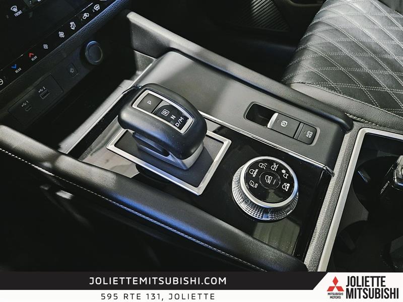 mitsubishi Outlander 2022 - 26