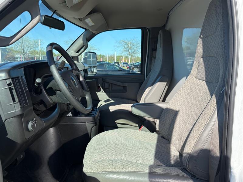 chevrolet Express Commercial Cutaway 2025 - 13