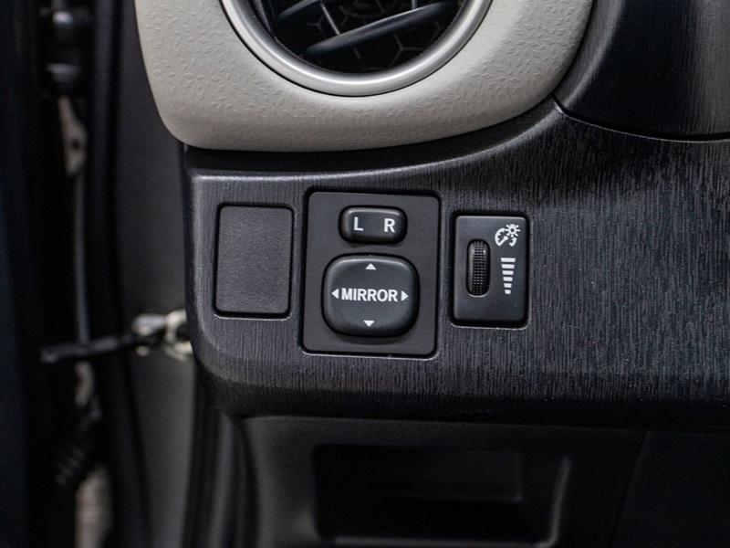 toyota Yaris 2012 - 16